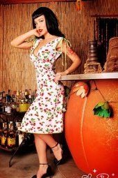 De pin-up jurken van An Lemmens – Red Juliet, Betty Page, Pin-up Couture,…