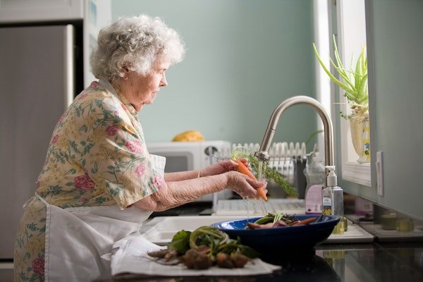 15 tips voor senioren om zo lang mogelijk zelfstandig thuis te kunnen wonen