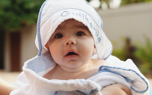 De mooiste: babynamen voor jongens: populaire, bijzondere en betekenisvolle jongensnamen.