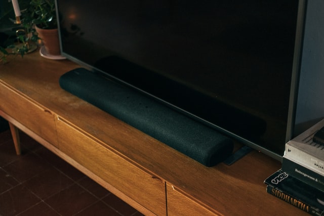 Een soundbar in huis? (Tips, hoe installeren )