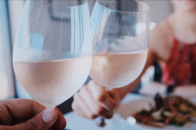 Dit wil je weten over rosé wijnen + bij welke gerechten combineren?