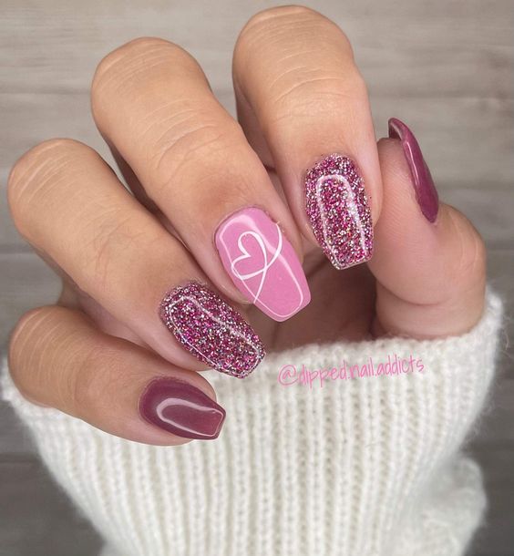 roze-glitter-valentijn-nail-art