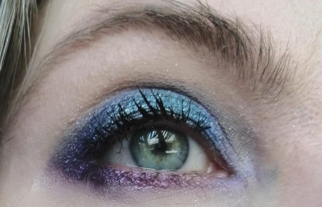 blauw-paarse-ooglook