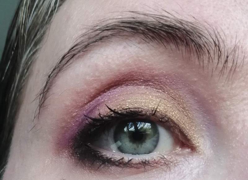paarse-oogschaduw