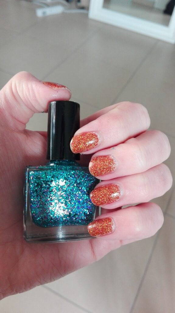 glitter-oranje-nagellak-1