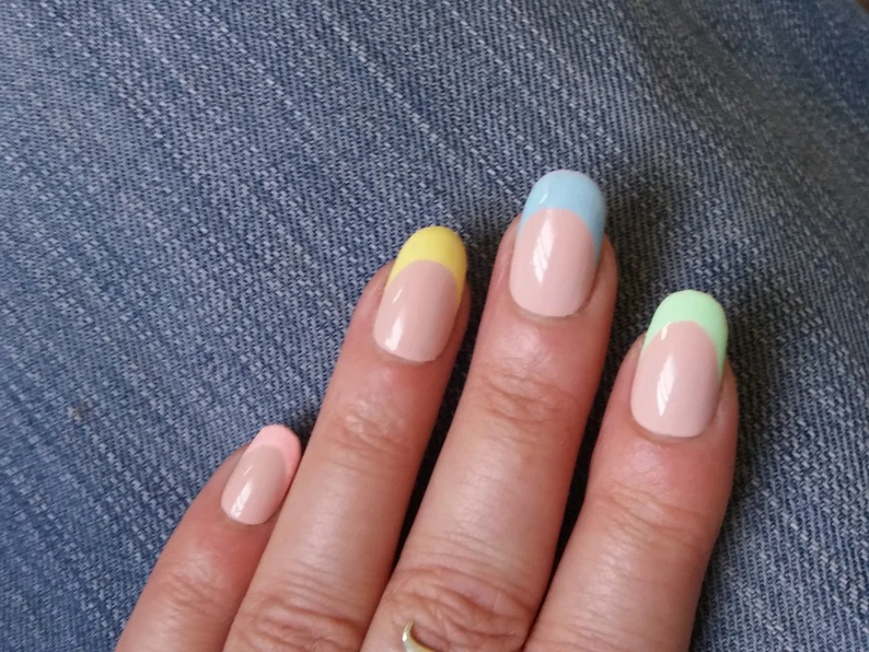 pastel-french-tips-nagellak