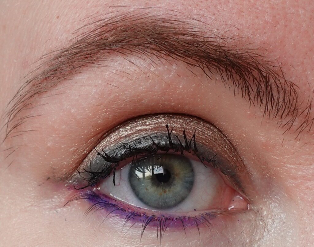 blauwpaarse-eyeliner