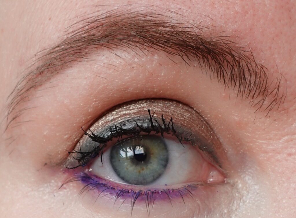 ooglook-blauwe-eyeliner