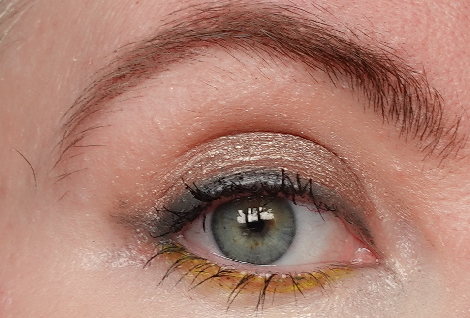 ooglook-gele-eyeliner