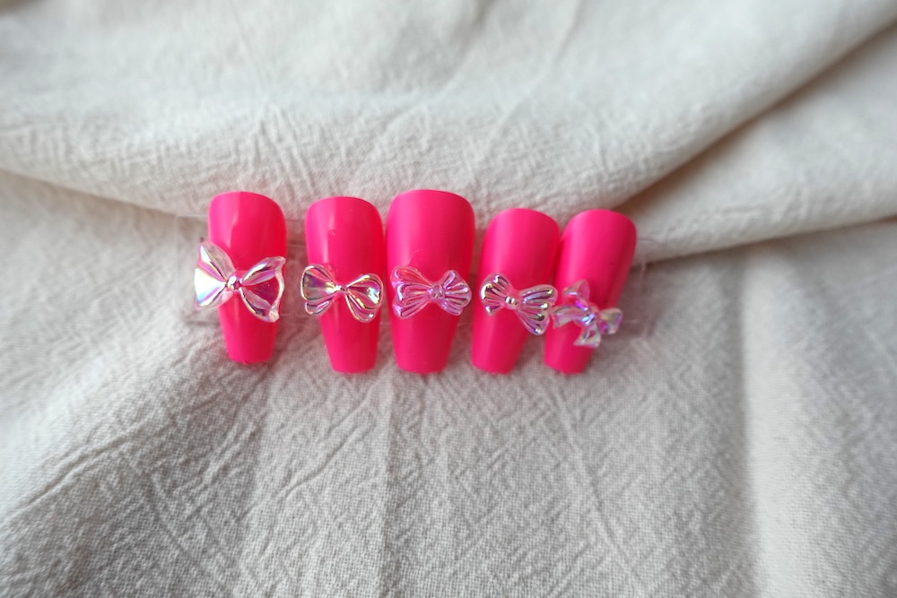 Barbie-nail-art-strikjes