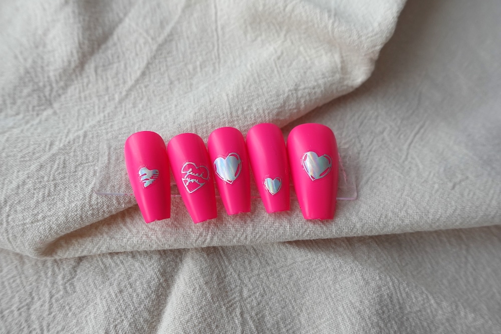 barbie-nail-art-hartjes