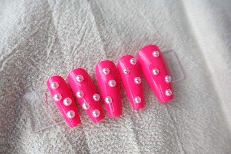 Barbiecore nail art – Barbie roze nagel designs