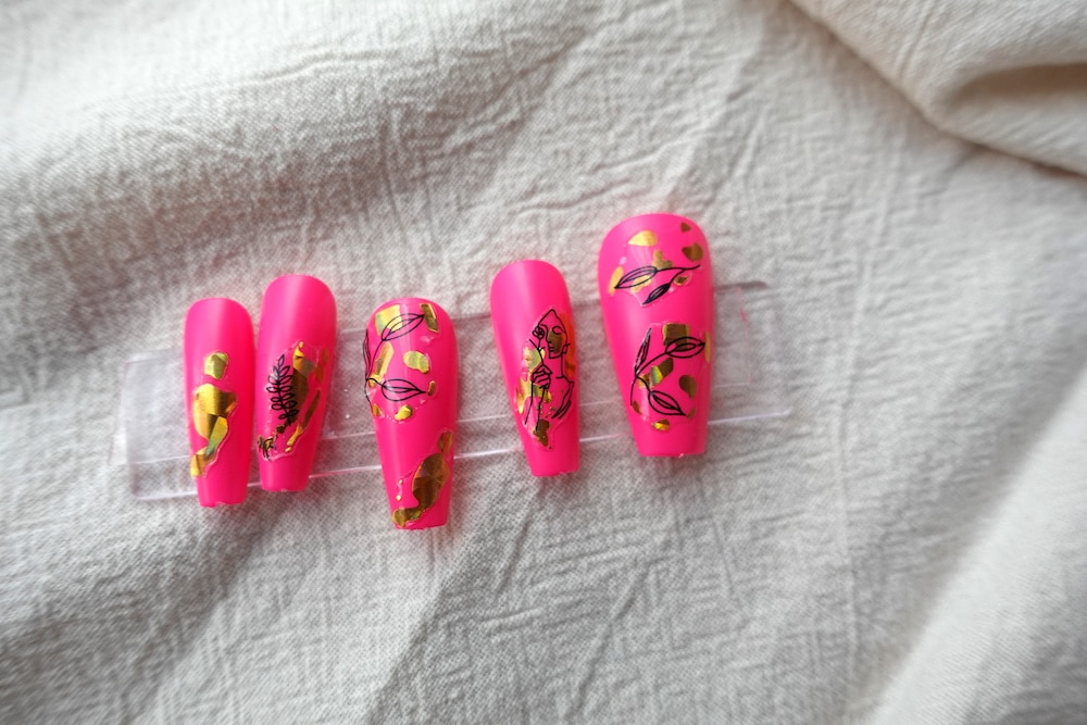 goud-nail-art-Barbie