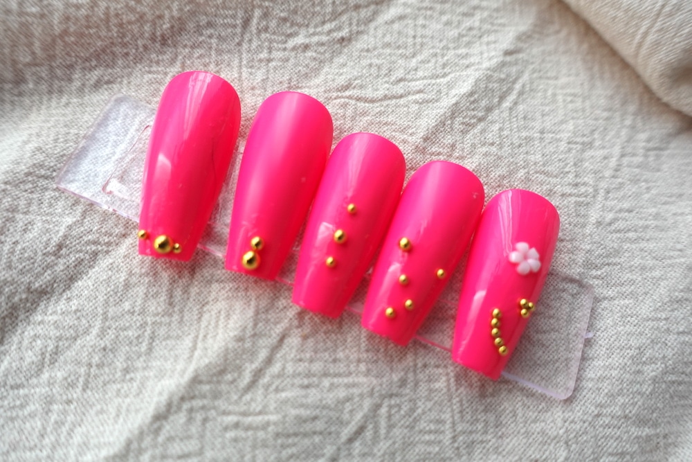 gouden-pareltjes-nail-art-barbie