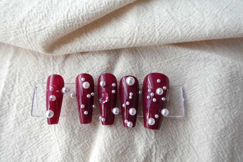 parel-nail-art-donkerroze