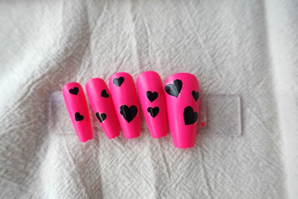 zwarte-hartjes-nail-art
